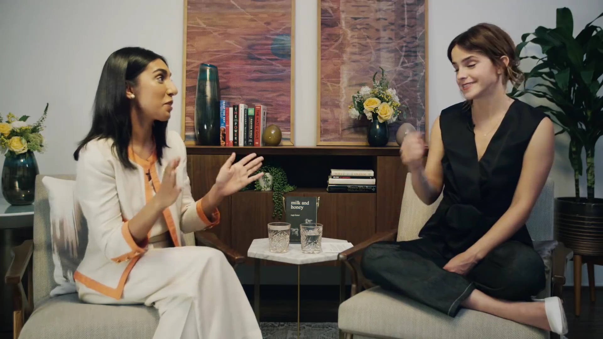 EmmaWatsonFan-dot-NL_2018OurSharedShelfWithRupiKaur0299.jpg EmmaWatsonFan-dot-NL_2018OurSharedShelfWithRupiKaur0299.jpg