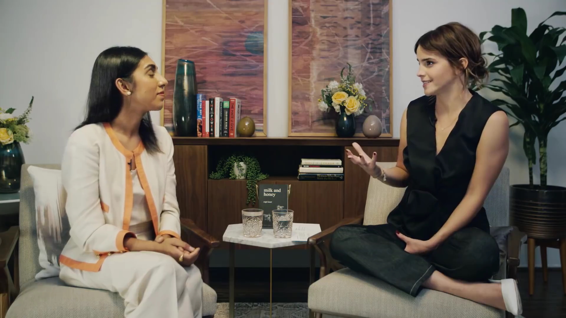 EmmaWatsonFan-dot-NL_2018OurSharedShelfWithRupiKaur1038.jpg EmmaWatsonFan-dot-NL_2018OurSharedShelfWithRupiKaur1038.jpg