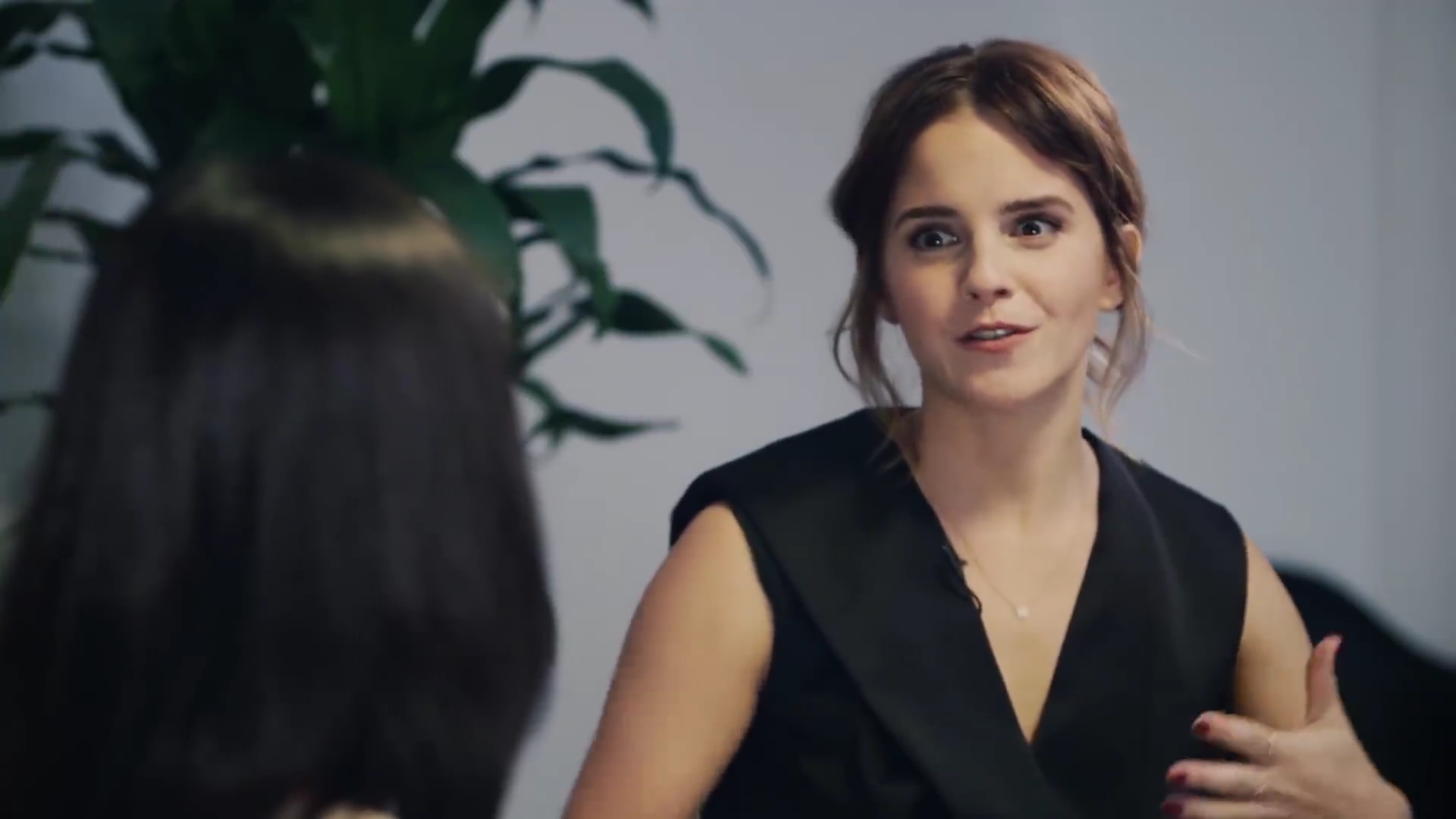 EmmaWatsonFan-dot-NL_2018OurSharedShelfWithRupiKaur1353.jpg EmmaWatsonFan-dot-NL_2018OurSharedShelfWithRupiKaur1353.jpg