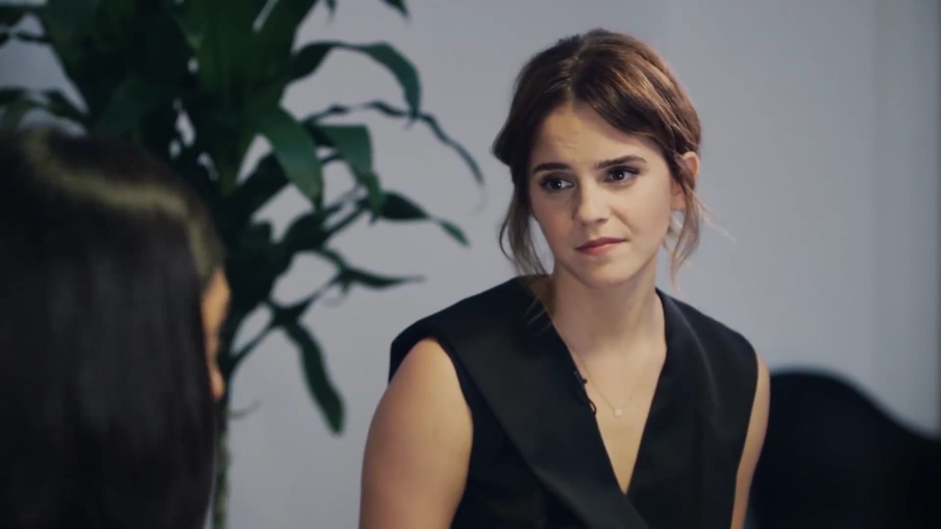 EmmaWatsonFan-dot-NL_2018OurSharedShelfWithRupiKaur1857.jpg EmmaWatsonFan-dot-NL_2018OurSharedShelfWithRupiKaur1857.jpg