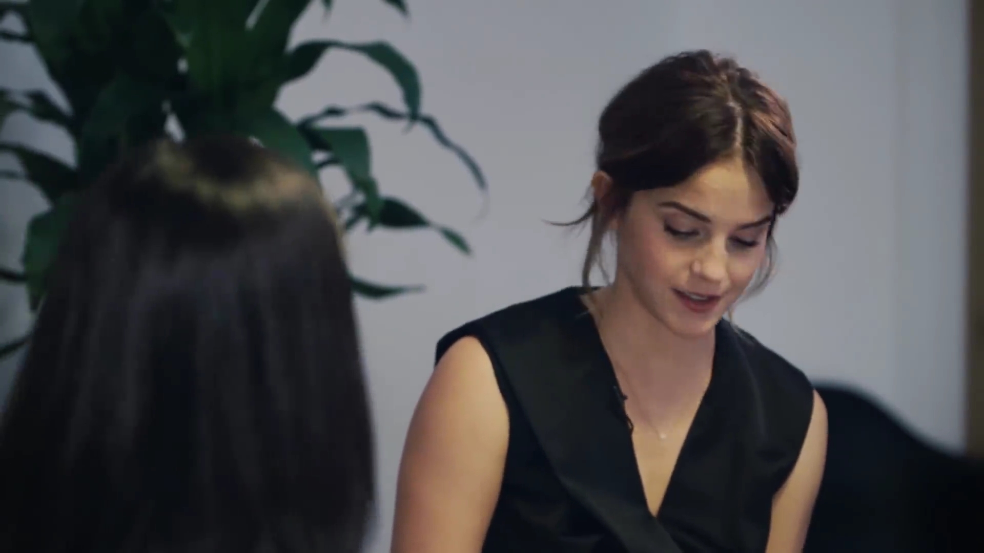 EmmaWatsonFan-dot-NL_2018OurSharedShelfWithRupiKaur2416.jpg EmmaWatsonFan-dot-NL_2018OurSharedShelfWithRupiKaur2416.jpg