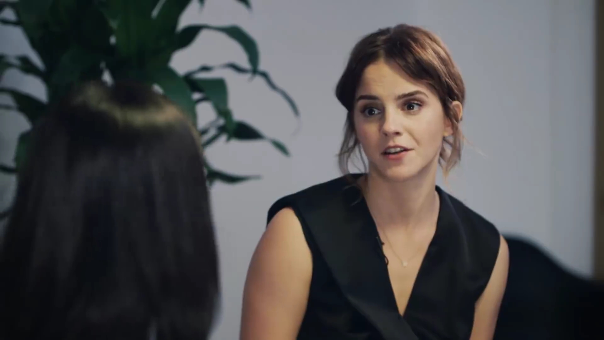 EmmaWatsonFan-dot-NL_2018OurSharedShelfWithRupiKaur2424.jpg EmmaWatsonFan-dot-NL_2018OurSharedShelfWithRupiKaur2424.jpg