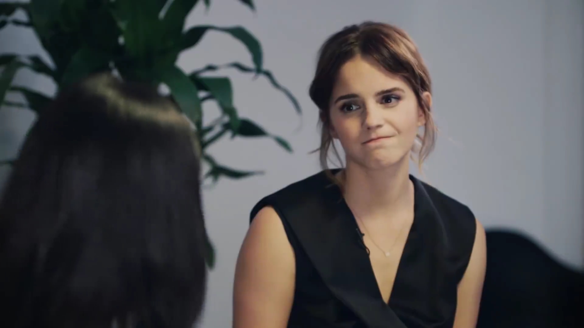 EmmaWatsonFan-dot-NL_2018OurSharedShelfWithRupiKaur2433.jpg EmmaWatsonFan-dot-NL_2018OurSharedShelfWithRupiKaur2433.jpg