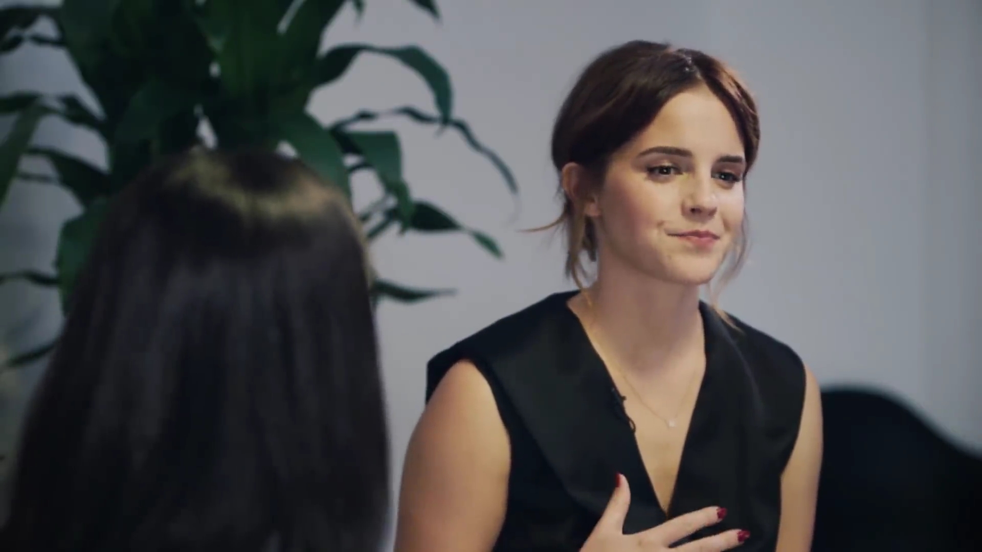 EmmaWatsonFan-dot-NL_2018OurSharedShelfWithRupiKaur2494.jpg EmmaWatsonFan-dot-NL_2018OurSharedShelfWithRupiKaur2494.jpg