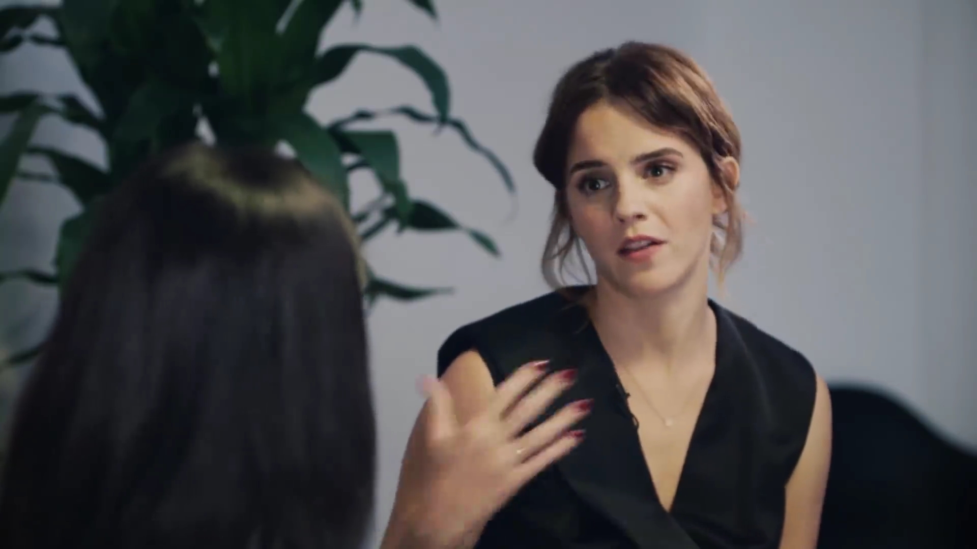 EmmaWatsonFan-dot-NL_2018OurSharedShelfWithRupiKaur2496.jpg EmmaWatsonFan-dot-NL_2018OurSharedShelfWithRupiKaur2496.jpg