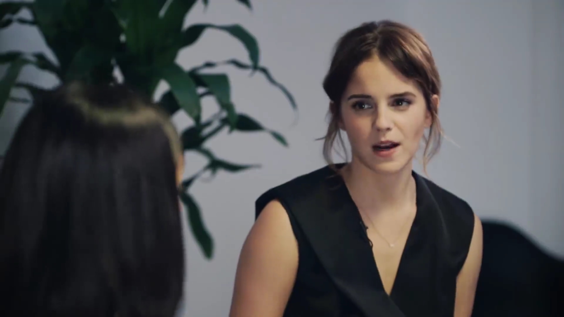 EmmaWatsonFan-dot-NL_2018OurSharedShelfWithRupiKaur2581.jpg EmmaWatsonFan-dot-NL_2018OurSharedShelfWithRupiKaur2581.jpg