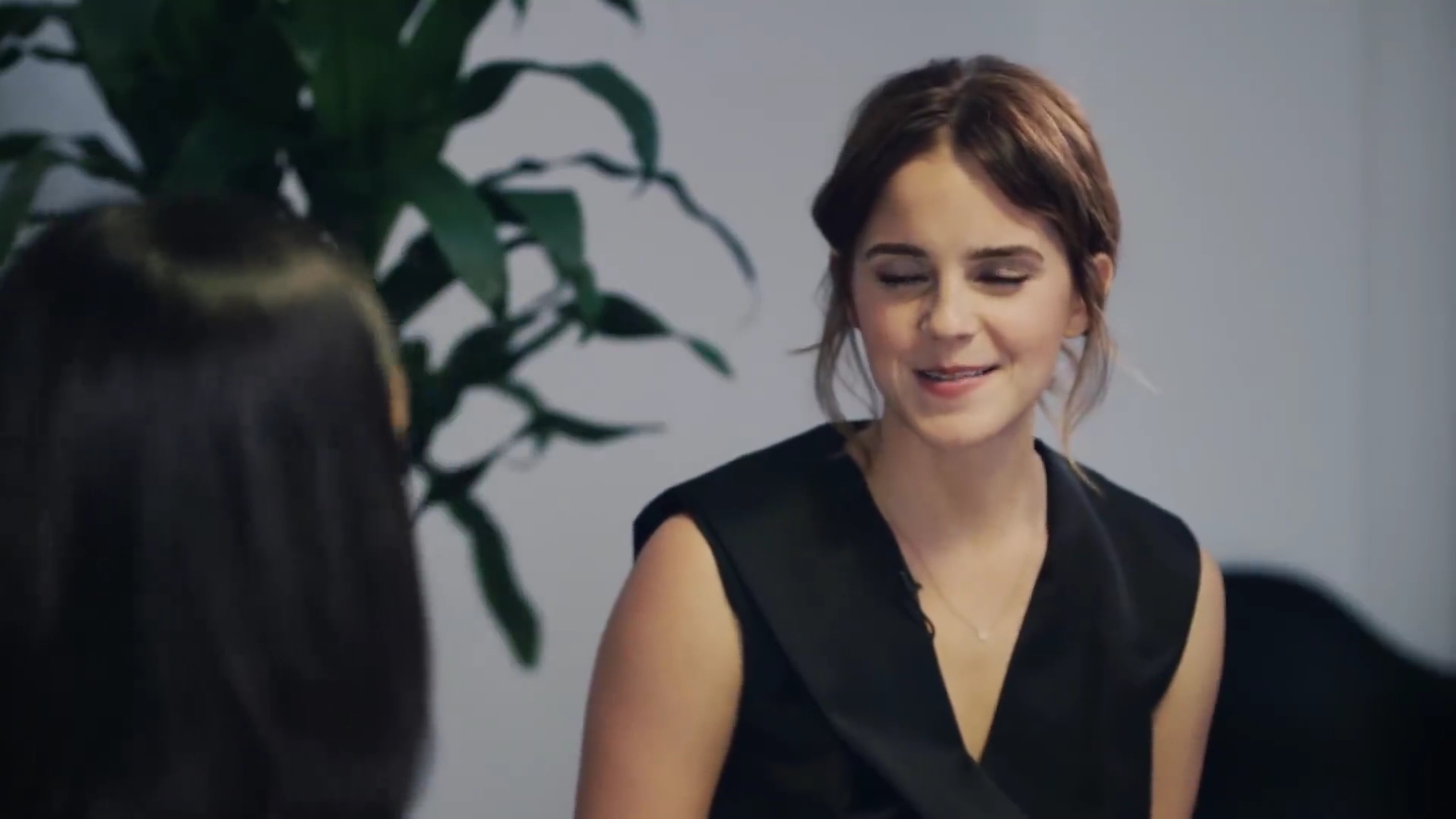 EmmaWatsonFan-dot-NL_2018OurSharedShelfWithRupiKaur2595.jpg EmmaWatsonFan-dot-NL_2018OurSharedShelfWithRupiKaur2595.jpg