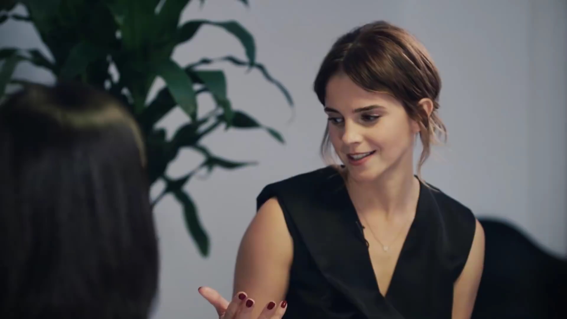 EmmaWatsonFan-dot-NL_2018OurSharedShelfWithRupiKaur2632.jpg EmmaWatsonFan-dot-NL_2018OurSharedShelfWithRupiKaur2632.jpg