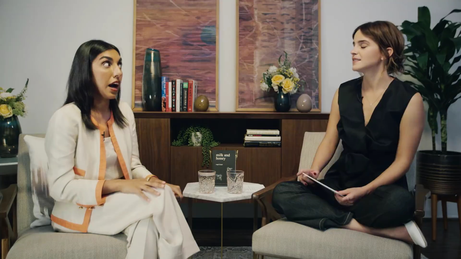 EmmaWatsonFan-dot-NL_2018OurSharedShelfWithRupiKaur2659.jpg EmmaWatsonFan-dot-NL_2018OurSharedShelfWithRupiKaur2659.jpg