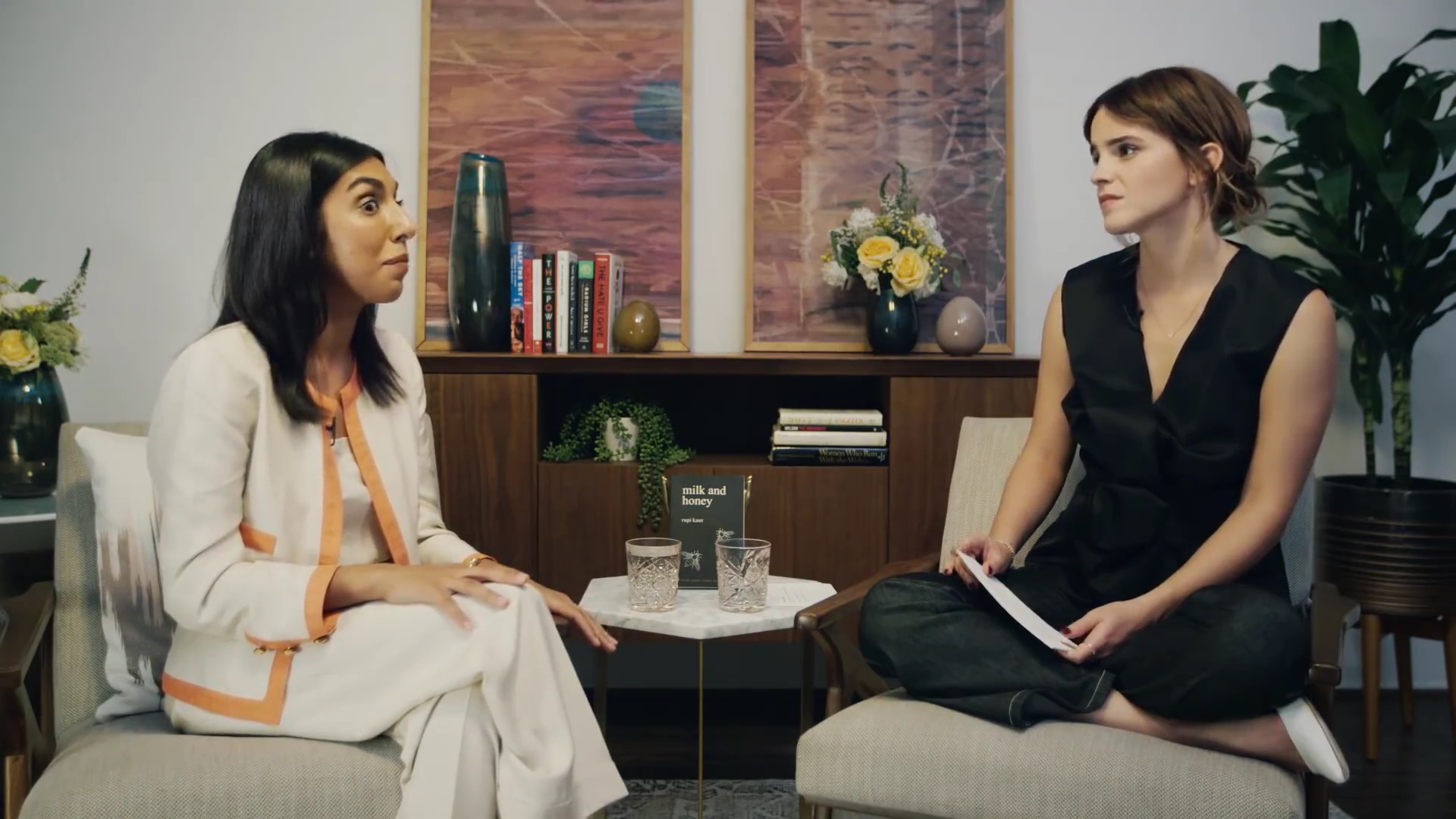 EmmaWatsonFan-dot-NL_2018OurSharedShelfWithRupiKaur2664.jpg EmmaWatsonFan-dot-NL_2018OurSharedShelfWithRupiKaur2664.jpg