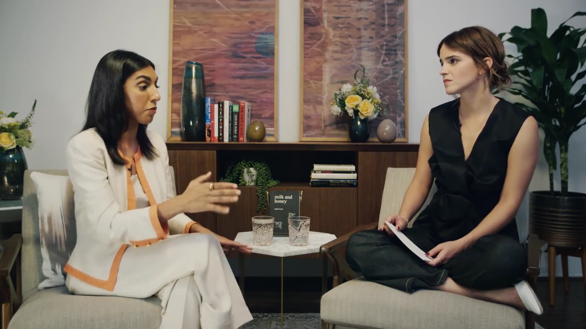 EmmaWatsonFan-dot-NL_2018OurSharedShelfWithRupiKaur2665.jpg EmmaWatsonFan-dot-NL_2018OurSharedShelfWithRupiKaur2665.jpg