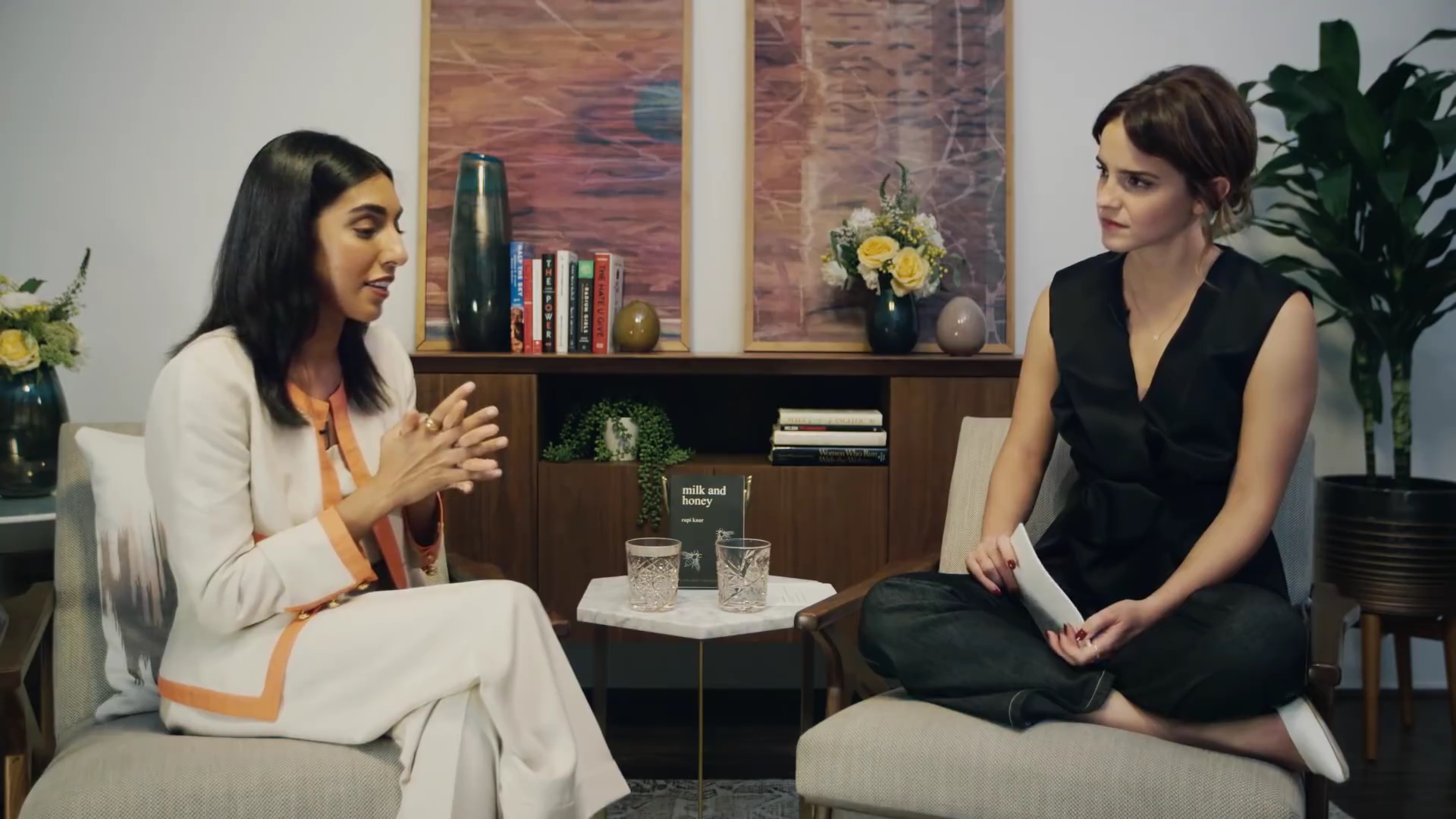 EmmaWatsonFan-dot-NL_2018OurSharedShelfWithRupiKaur2678.jpg EmmaWatsonFan-dot-NL_2018OurSharedShelfWithRupiKaur2678.jpg