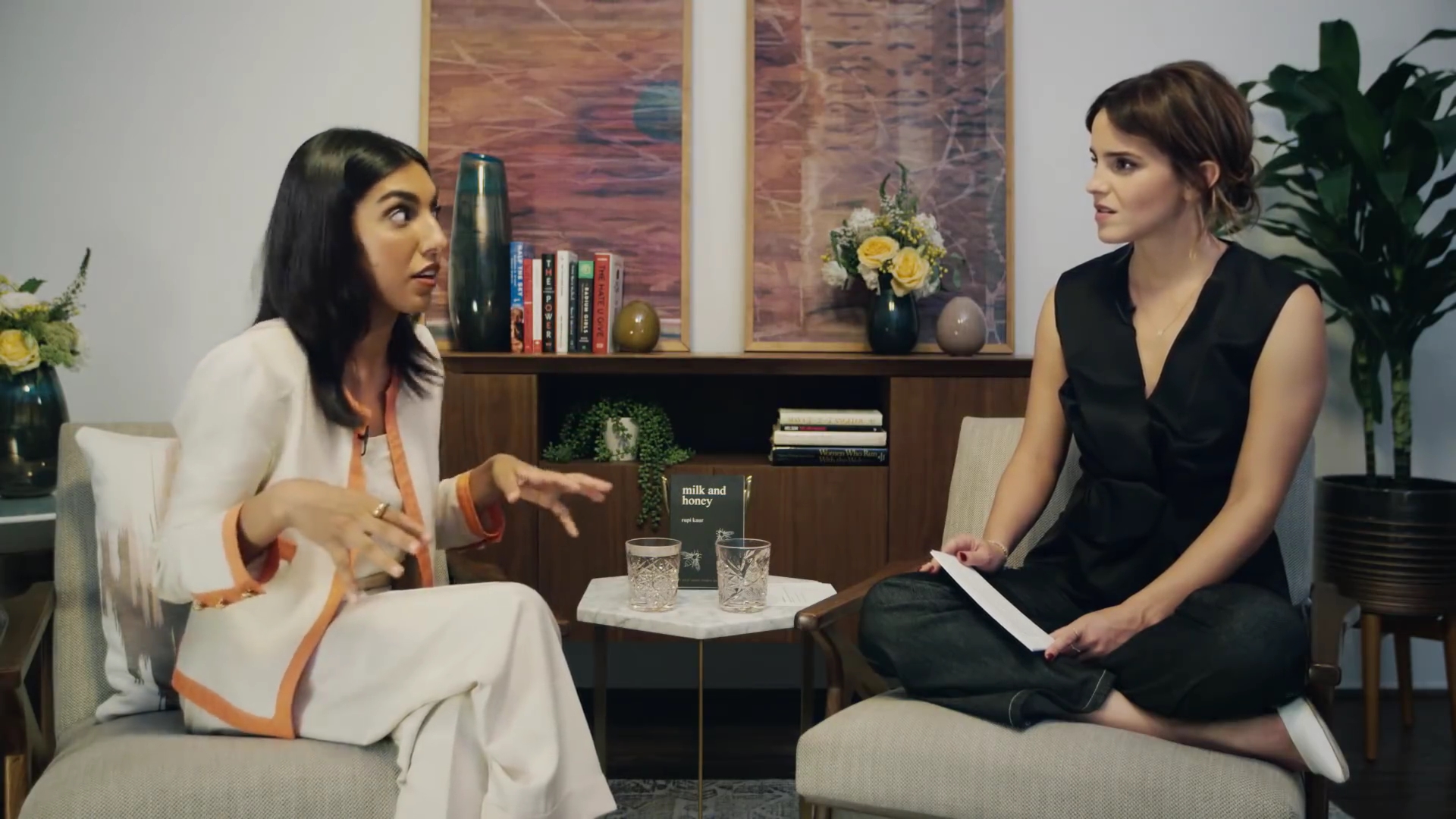 EmmaWatsonFan-dot-NL_2018OurSharedShelfWithRupiKaur2730.jpg EmmaWatsonFan-dot-NL_2018OurSharedShelfWithRupiKaur2730.jpg