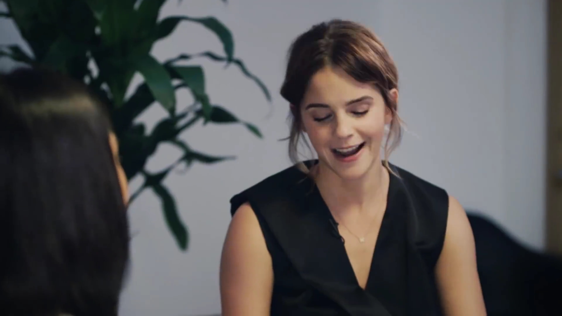 EmmaWatsonFan-dot-NL_2018OurSharedShelfWithRupiKaur2747.jpg EmmaWatsonFan-dot-NL_2018OurSharedShelfWithRupiKaur2747.jpg