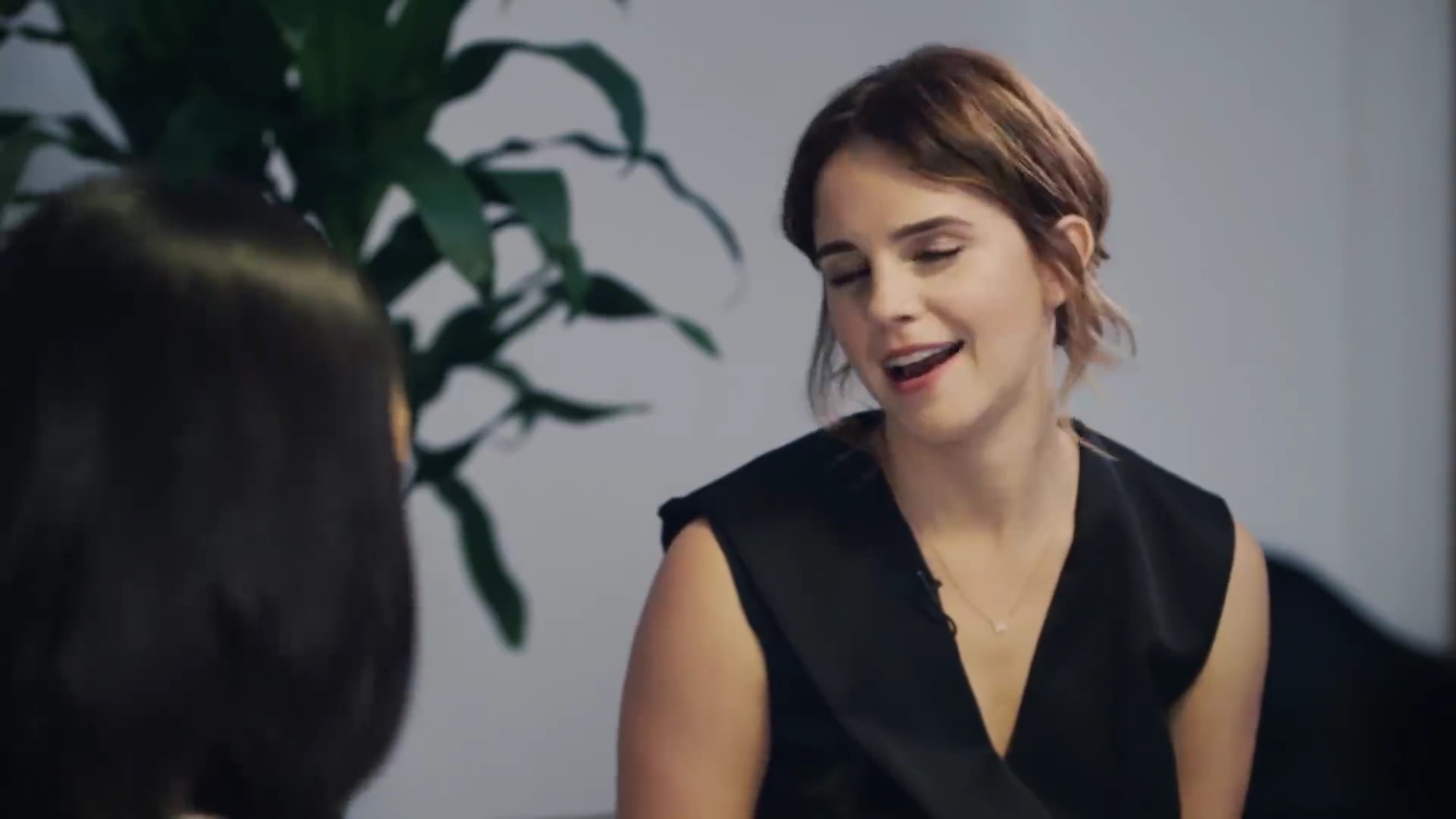 EmmaWatsonFan-dot-NL_2018OurSharedShelfWithRupiKaur2770.jpg EmmaWatsonFan-dot-NL_2018OurSharedShelfWithRupiKaur2770.jpg