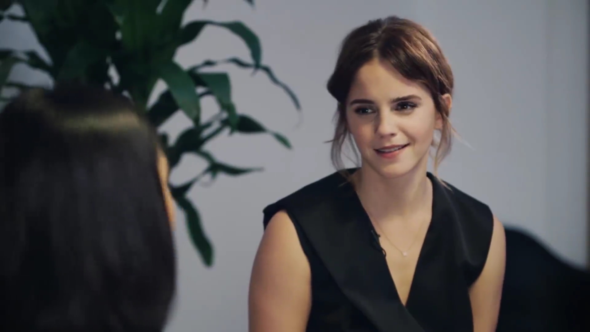 EmmaWatsonFan-dot-NL_2018OurSharedShelfWithRupiKaur2779.jpg EmmaWatsonFan-dot-NL_2018OurSharedShelfWithRupiKaur2779.jpg