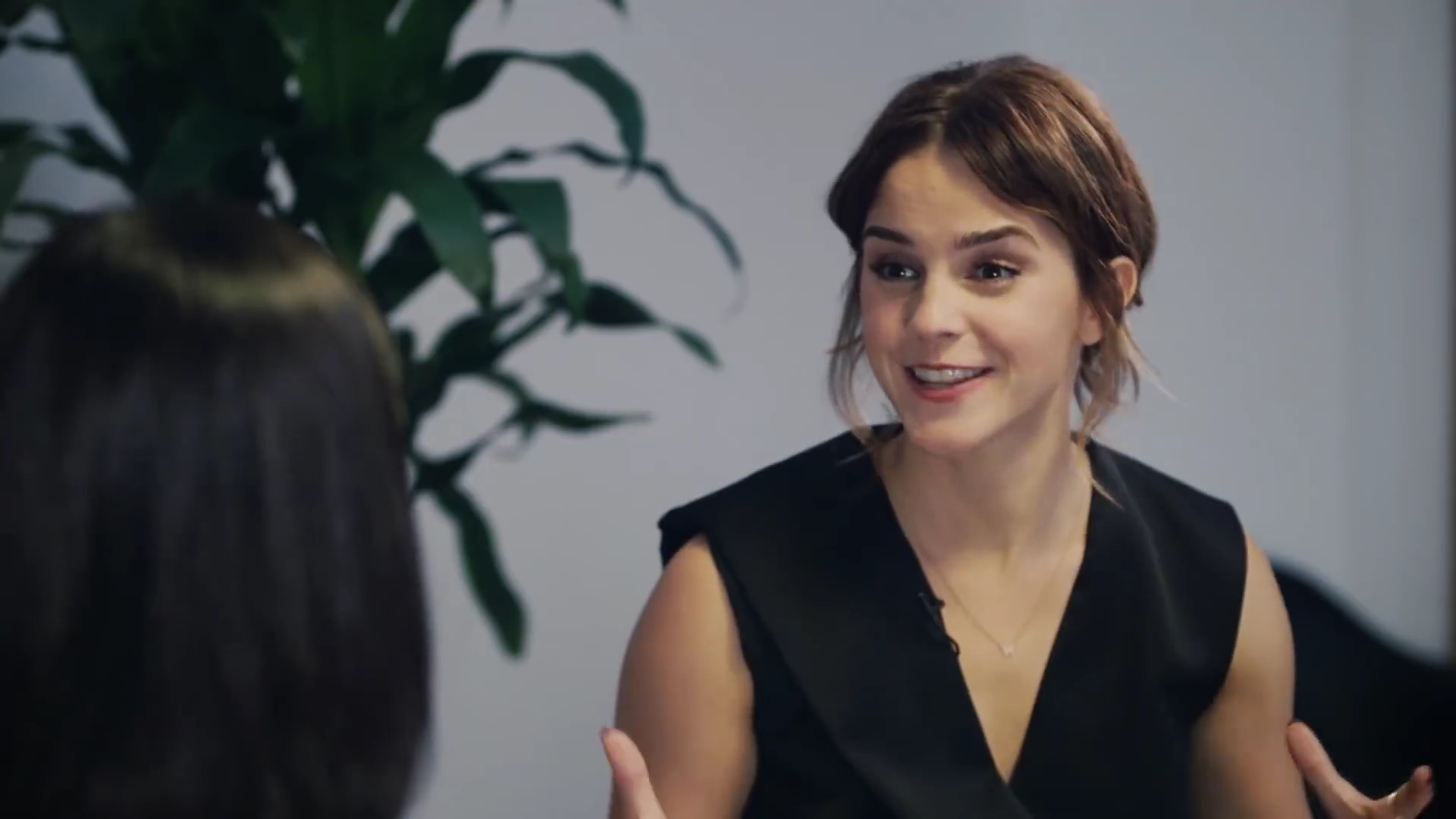 EmmaWatsonFan-dot-NL_2018OurSharedShelfWithRupiKaur2785.jpg EmmaWatsonFan-dot-NL_2018OurSharedShelfWithRupiKaur2785.jpg