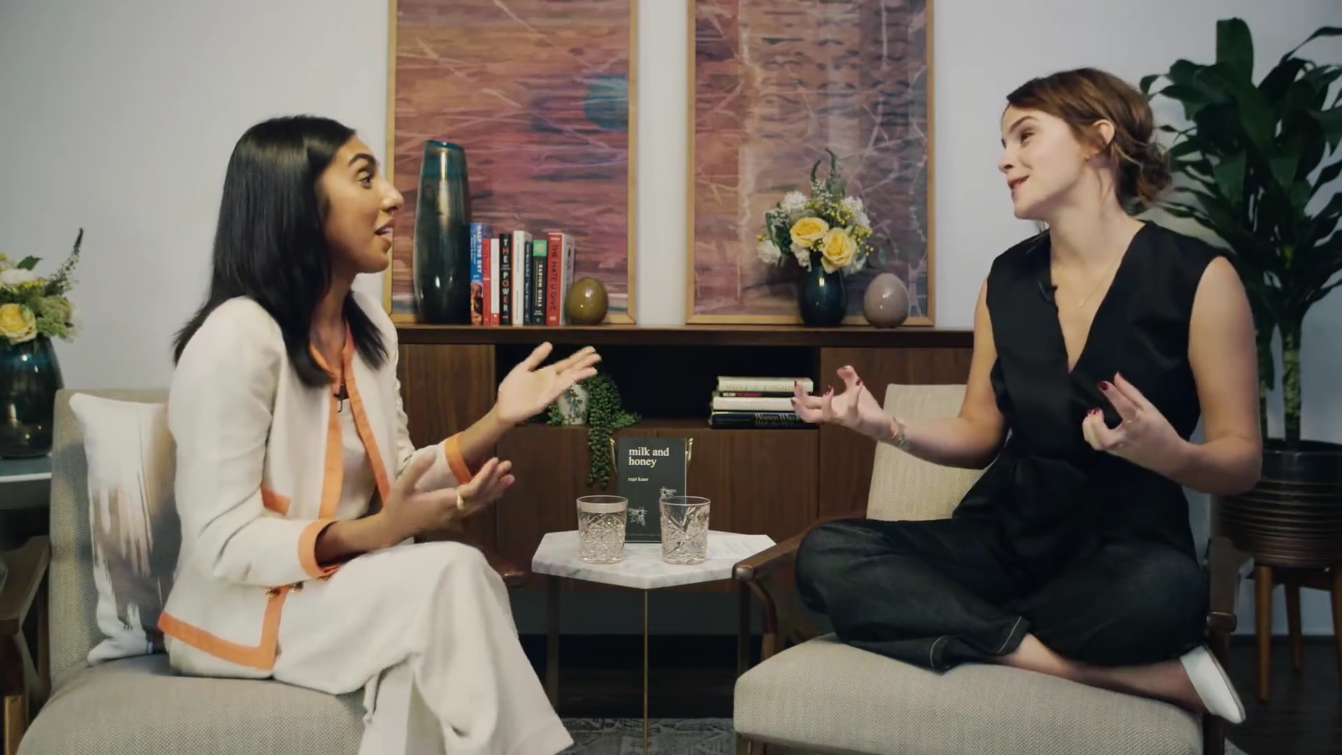 EmmaWatsonFan-dot-NL_2018OurSharedShelfWithRupiKaur2787.jpg EmmaWatsonFan-dot-NL_2018OurSharedShelfWithRupiKaur2787.jpg