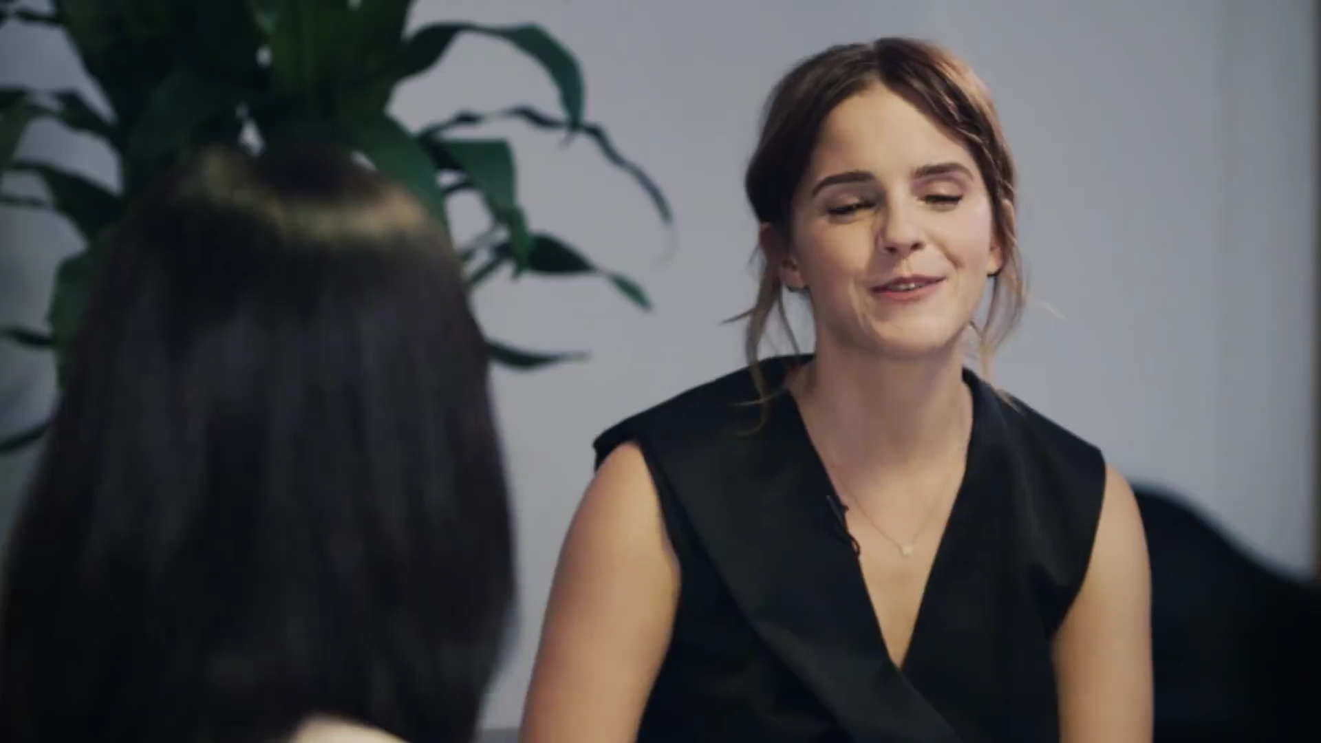 EmmaWatsonFan-dot-NL_2018OurSharedShelfWithRupiKaur2791.jpg EmmaWatsonFan-dot-NL_2018OurSharedShelfWithRupiKaur2791.jpg