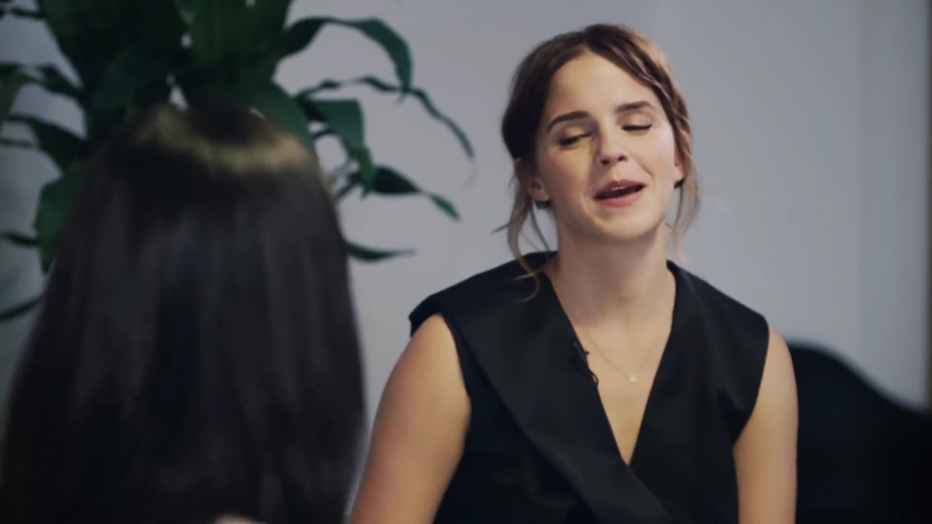 EmmaWatsonFan-dot-NL_2018OurSharedShelfWithRupiKaur2792.jpg EmmaWatsonFan-dot-NL_2018OurSharedShelfWithRupiKaur2792.jpg