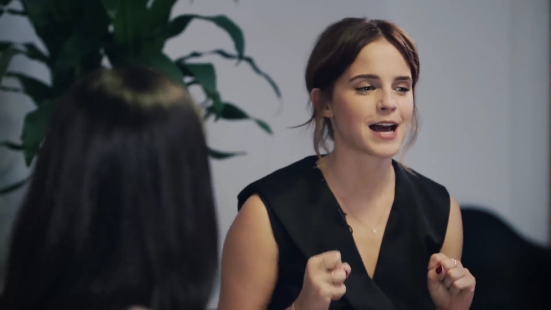 EmmaWatsonFan-dot-NL_2018OurSharedShelfWithRupiKaur2793.jpg EmmaWatsonFan-dot-NL_2018OurSharedShelfWithRupiKaur2793.jpg