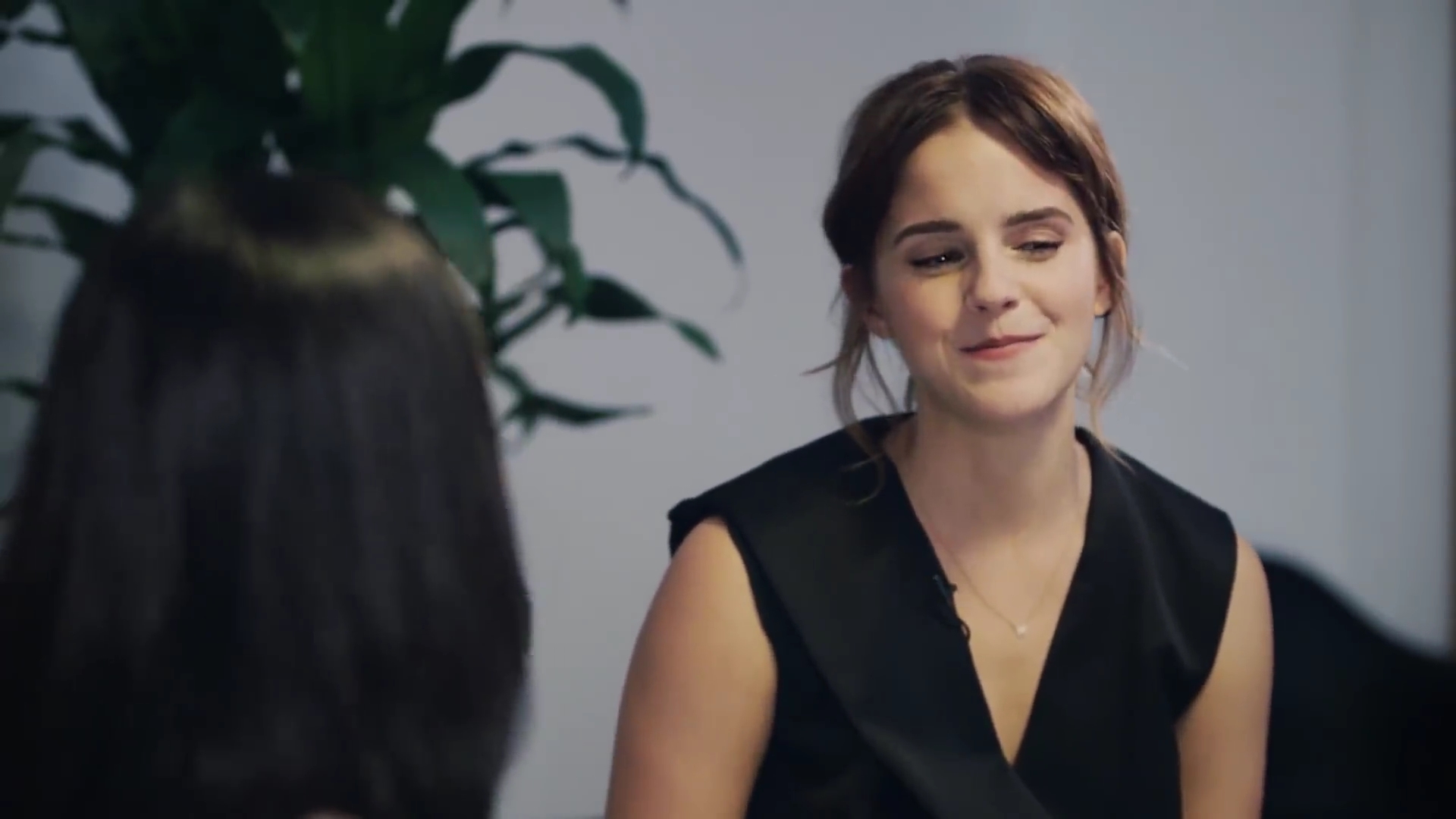 EmmaWatsonFan-dot-NL_2018OurSharedShelfWithRupiKaur2795.jpg EmmaWatsonFan-dot-NL_2018OurSharedShelfWithRupiKaur2795.jpg