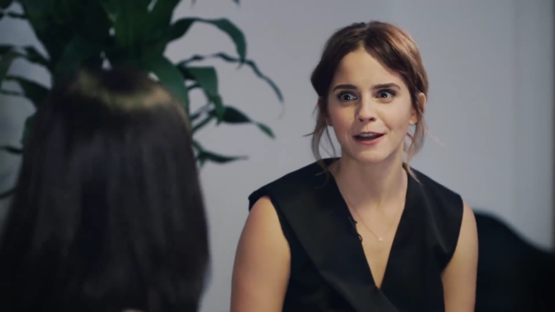 EmmaWatsonFan-dot-NL_2018OurSharedShelfWithRupiKaur2796.jpg EmmaWatsonFan-dot-NL_2018OurSharedShelfWithRupiKaur2796.jpg