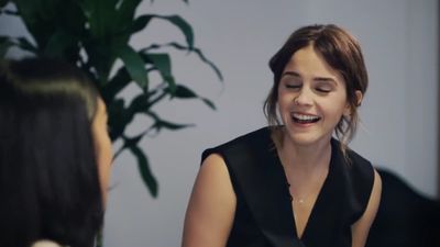 EmmaWatsonFan-dot-NL_2018OurSharedShelfWithRupiKaur0570.jpg