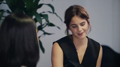 EmmaWatsonFan-dot-NL_2018OurSharedShelfWithRupiKaur1190.jpg