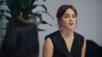 EmmaWatsonFan-dot-NL_2018OurSharedShelfWithRupiKaur2495.jpg