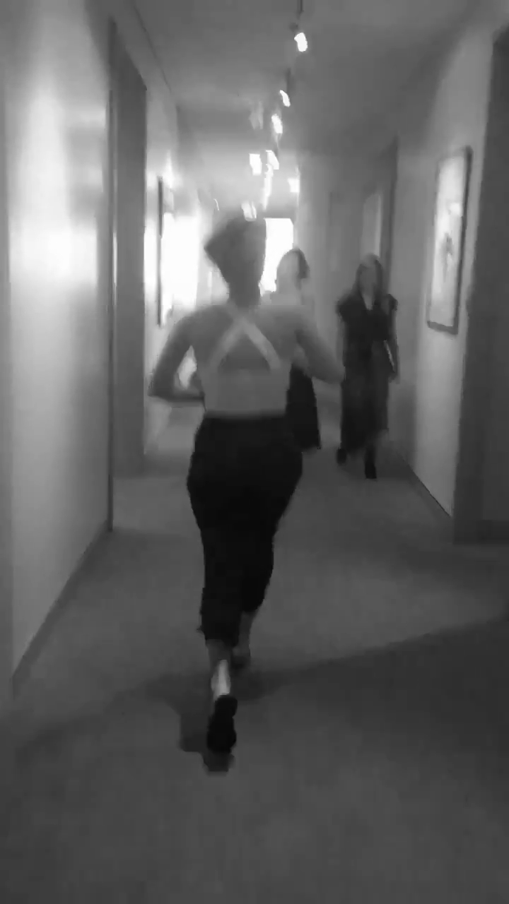 EmmaWatson-dot-nl_V__0037.jpg EmmaWatson-dot-nl_V__0037.jpg