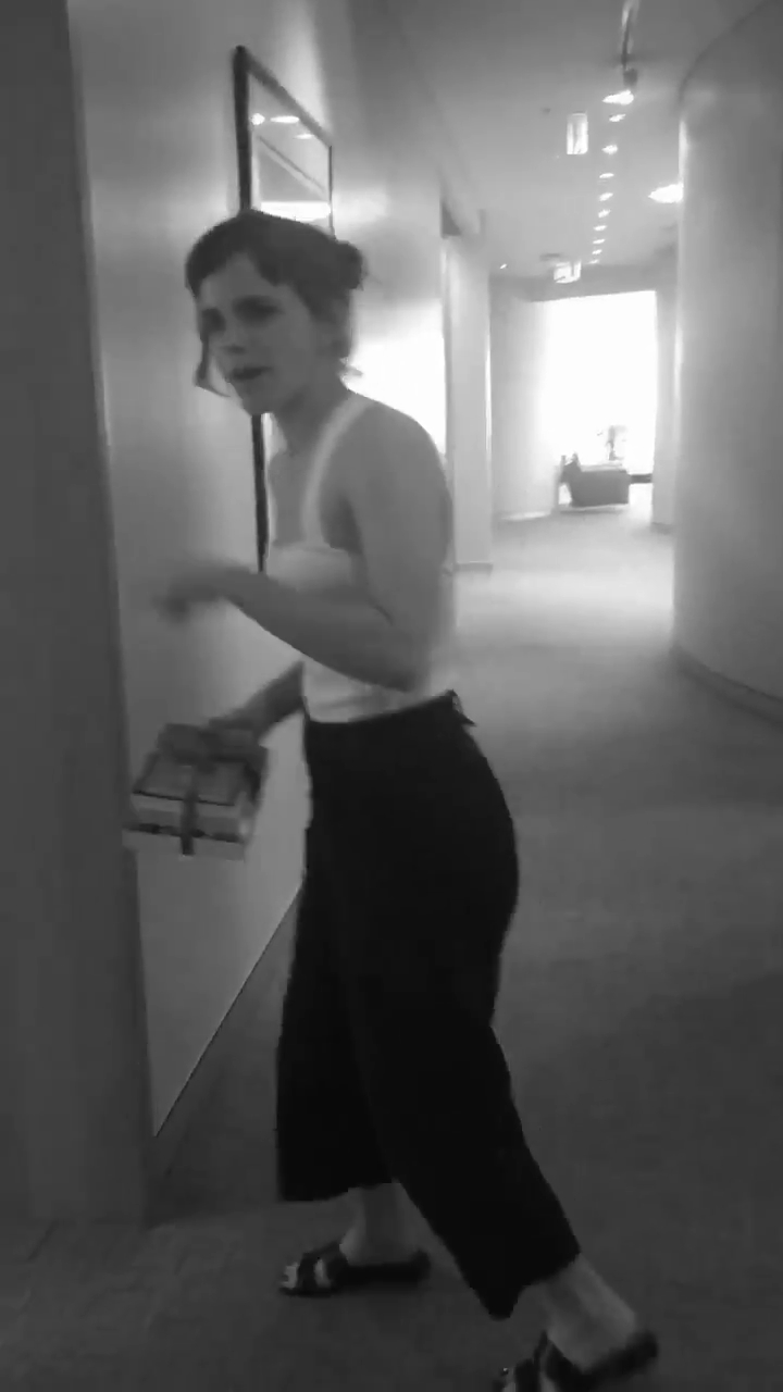 EmmaWatson-dot-nl_V__0057.jpg EmmaWatson-dot-nl_V__0057.jpg