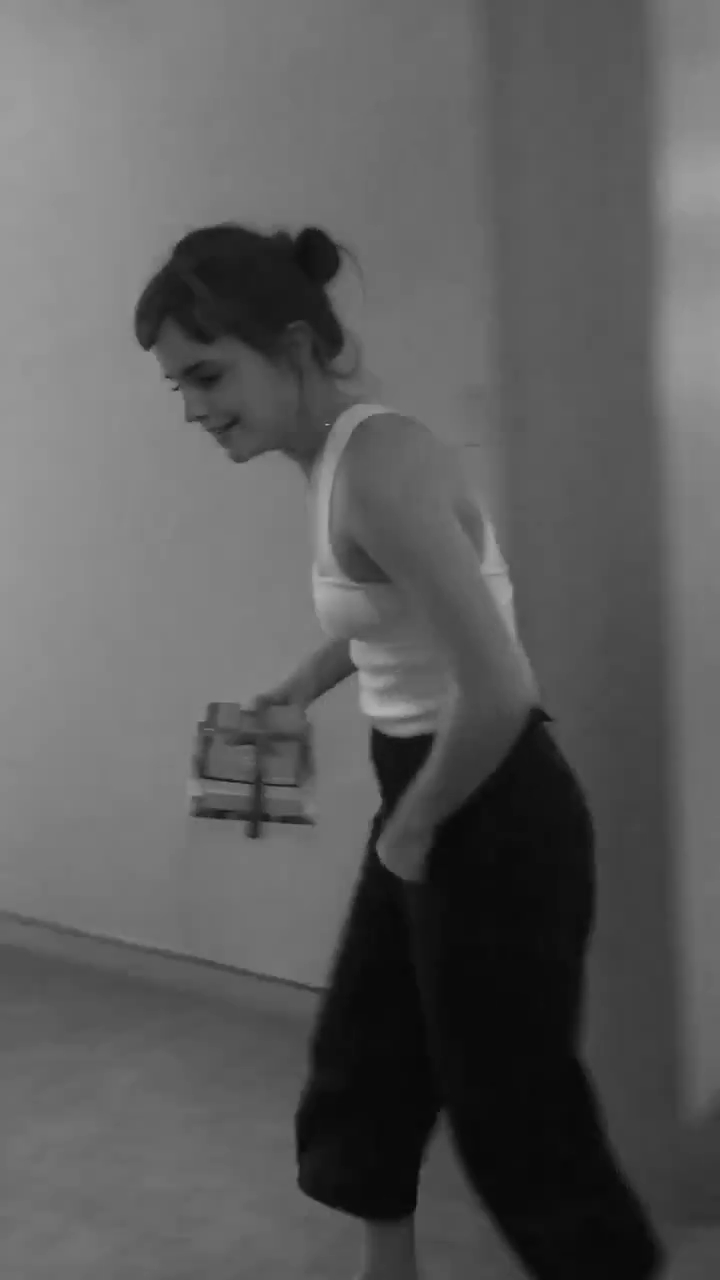 EmmaWatson-dot-nl_V__0059.jpg EmmaWatson-dot-nl_V__0059.jpg