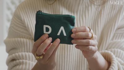 EmmaWatsonFan-dot-nl_2019Vogue-InTheBag0071.jpg