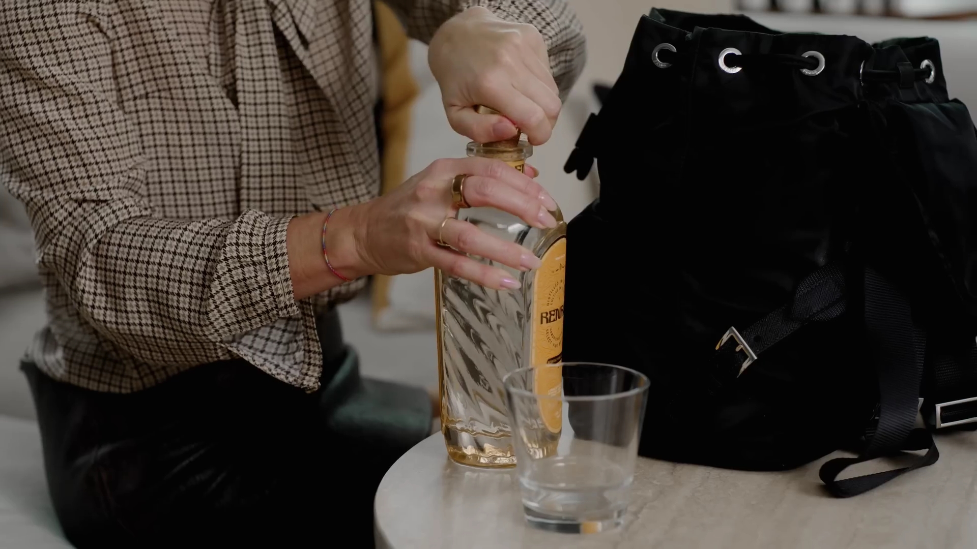 EmmaWatsonFan-dot-nl-2023Vouge-InsideEmmasPradaBackpack0022.jpg EmmaWatsonFan-dot-nl-2023Vouge-InsideEmmasPradaBackpack0022.jpg