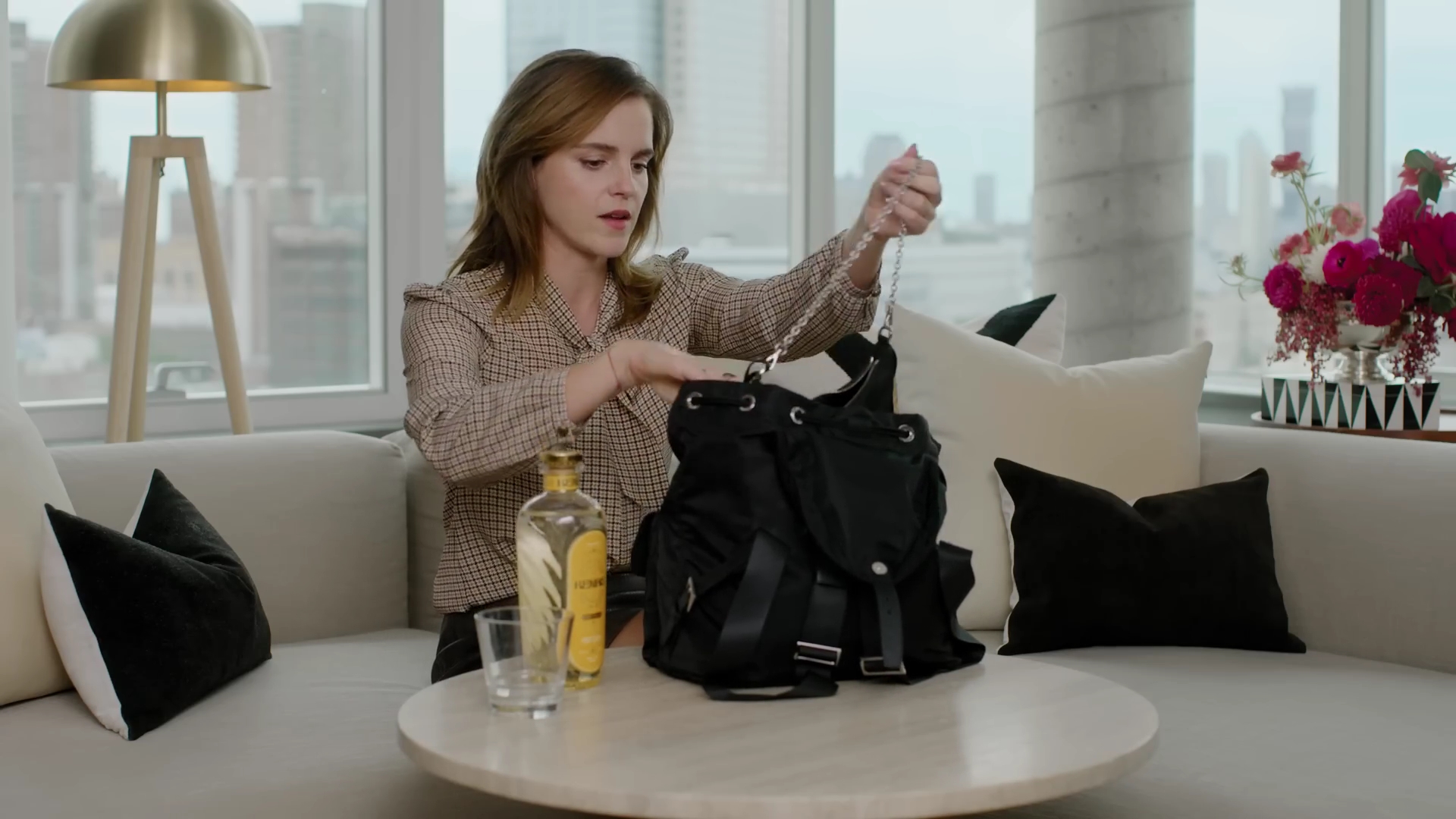EmmaWatsonFan-dot-nl-2023Vouge-InsideEmmasPradaBackpack0031.jpg