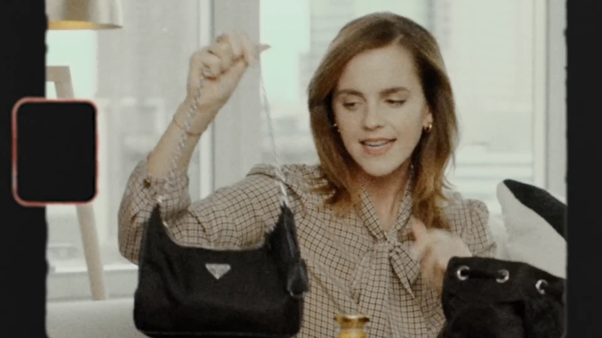 EmmaWatsonFan-dot-nl-2023Vouge-InsideEmmasPradaBackpack0035.jpg