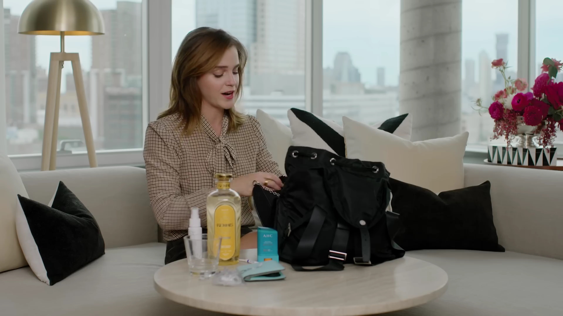 EmmaWatsonFan-dot-nl-2023Vouge-InsideEmmasPradaBackpack0083.jpg