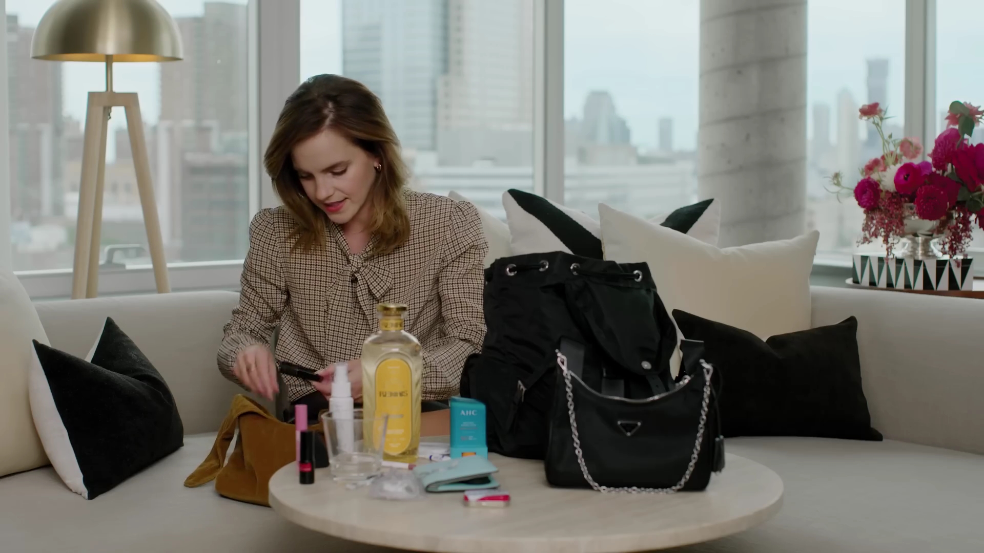 EmmaWatsonFan-dot-nl-2023Vouge-InsideEmmasPradaBackpack0121.jpg EmmaWatsonFan-dot-nl-2023Vouge-InsideEmmasPradaBackpack0121.jpg