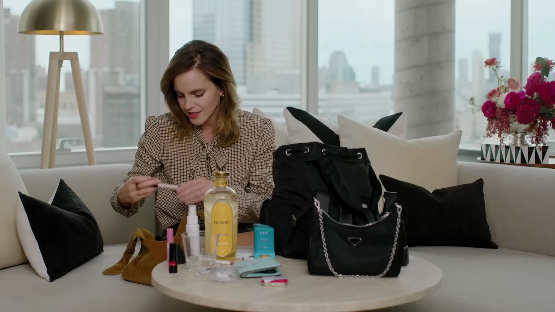 EmmaWatsonFan-dot-nl-2023Vouge-InsideEmmasPradaBackpack0130.jpg EmmaWatsonFan-dot-nl-2023Vouge-InsideEmmasPradaBackpack0130.jpg