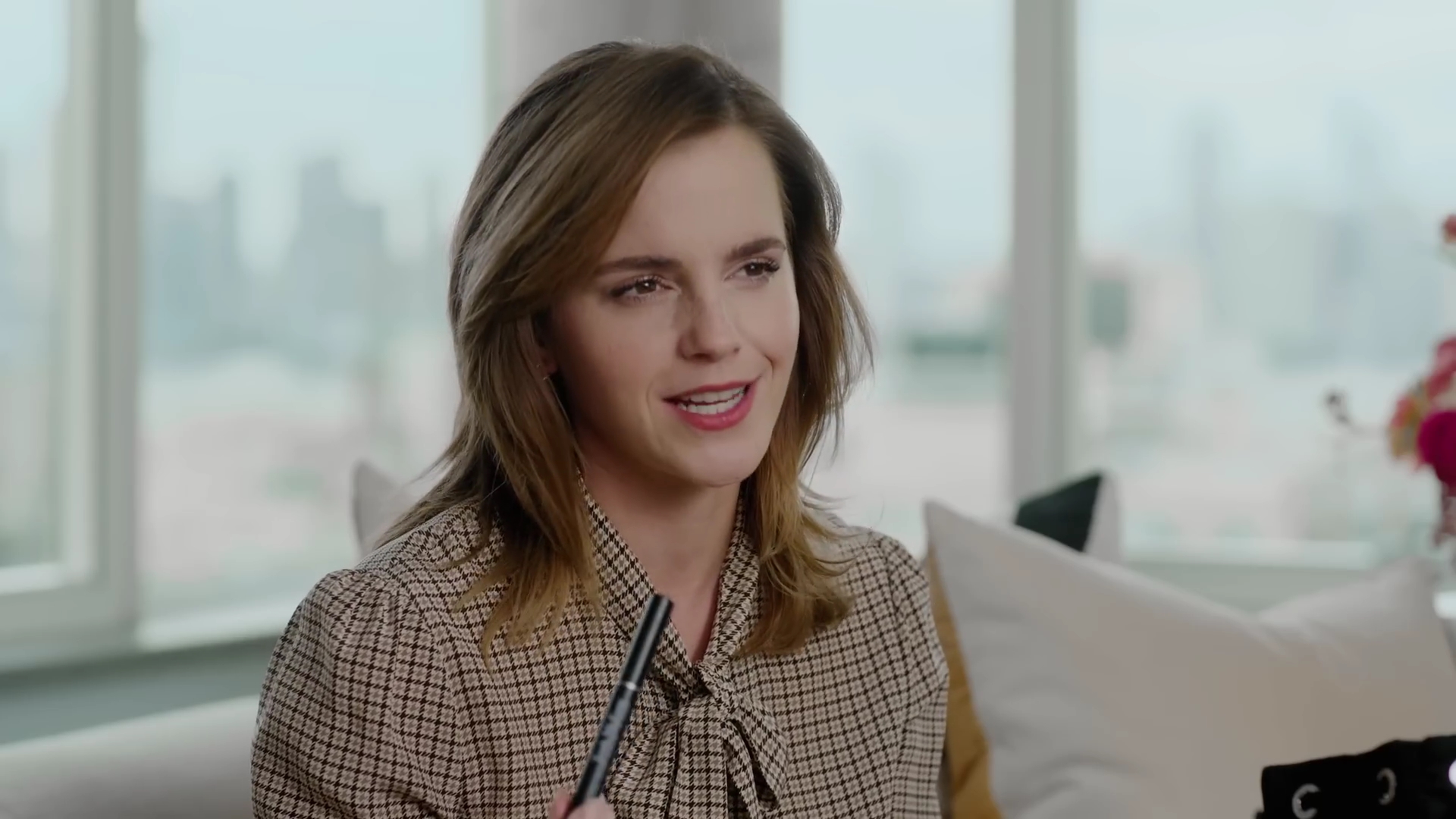 EmmaWatsonFan-dot-nl-2023Vouge-InsideEmmasPradaBackpack0157.jpg EmmaWatsonFan-dot-nl-2023Vouge-InsideEmmasPradaBackpack0157.jpg