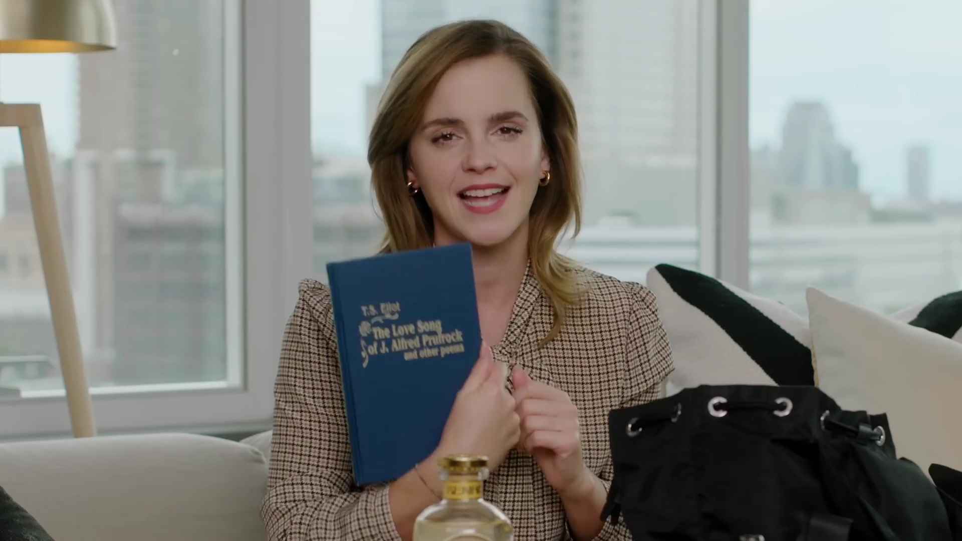 EmmaWatsonFan-dot-nl-2023Vouge-InsideEmmasPradaBackpack0229.jpg EmmaWatsonFan-dot-nl-2023Vouge-InsideEmmasPradaBackpack0229.jpg