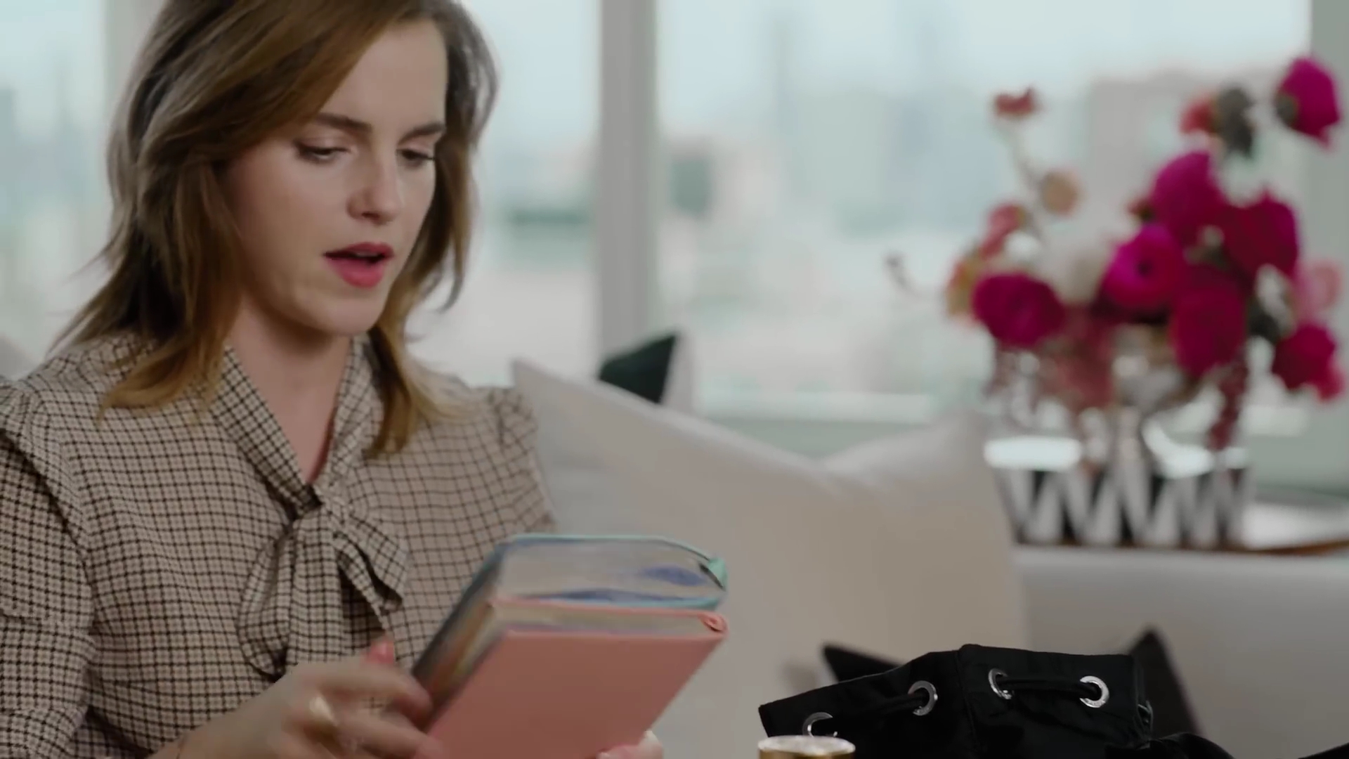 EmmaWatsonFan-dot-nl-2023Vouge-InsideEmmasPradaBackpack0285.jpg EmmaWatsonFan-dot-nl-2023Vouge-InsideEmmasPradaBackpack0285.jpg