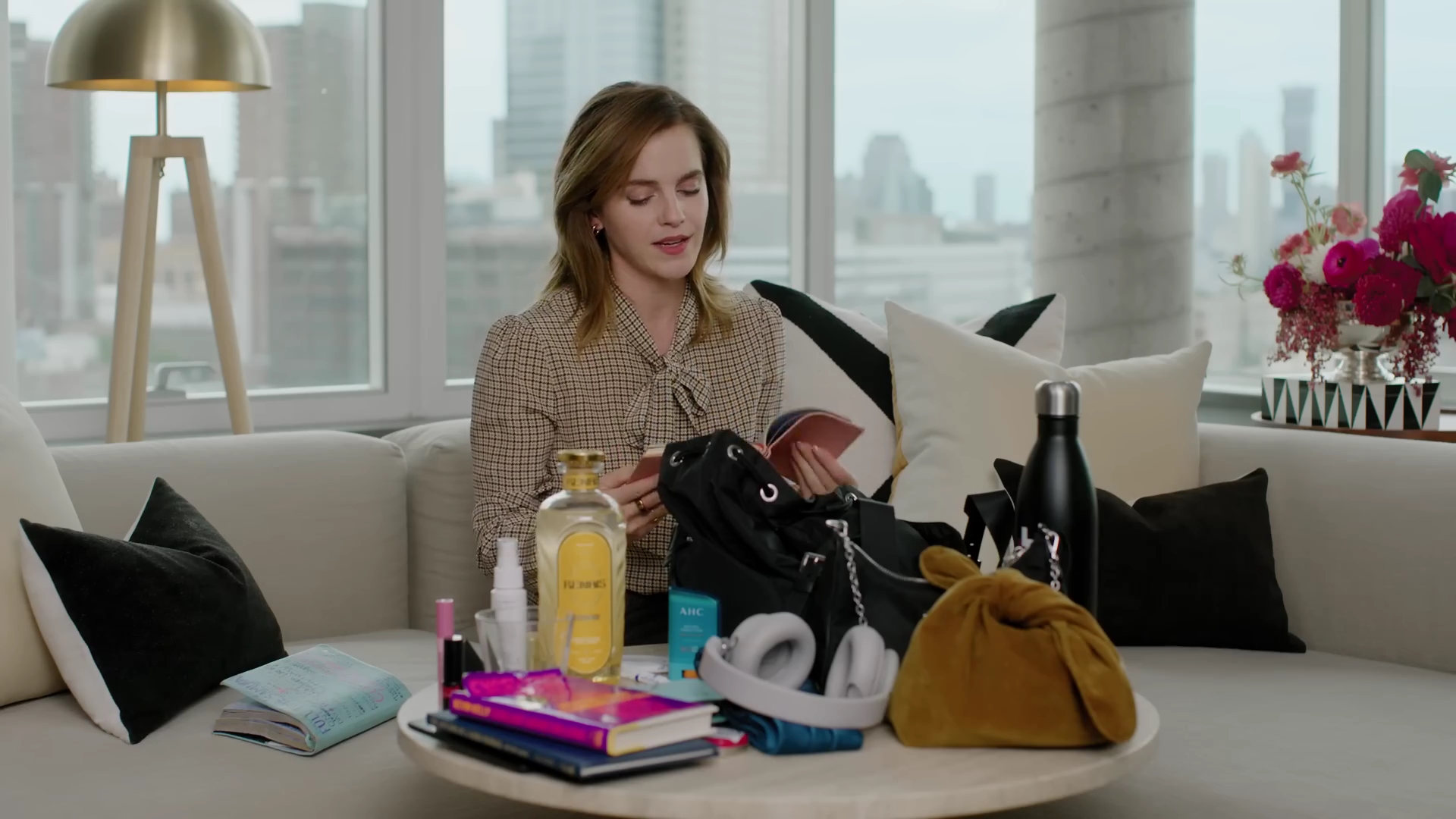 EmmaWatsonFan-dot-nl-2023Vouge-InsideEmmasPradaBackpack0322.jpg EmmaWatsonFan-dot-nl-2023Vouge-InsideEmmasPradaBackpack0322.jpg