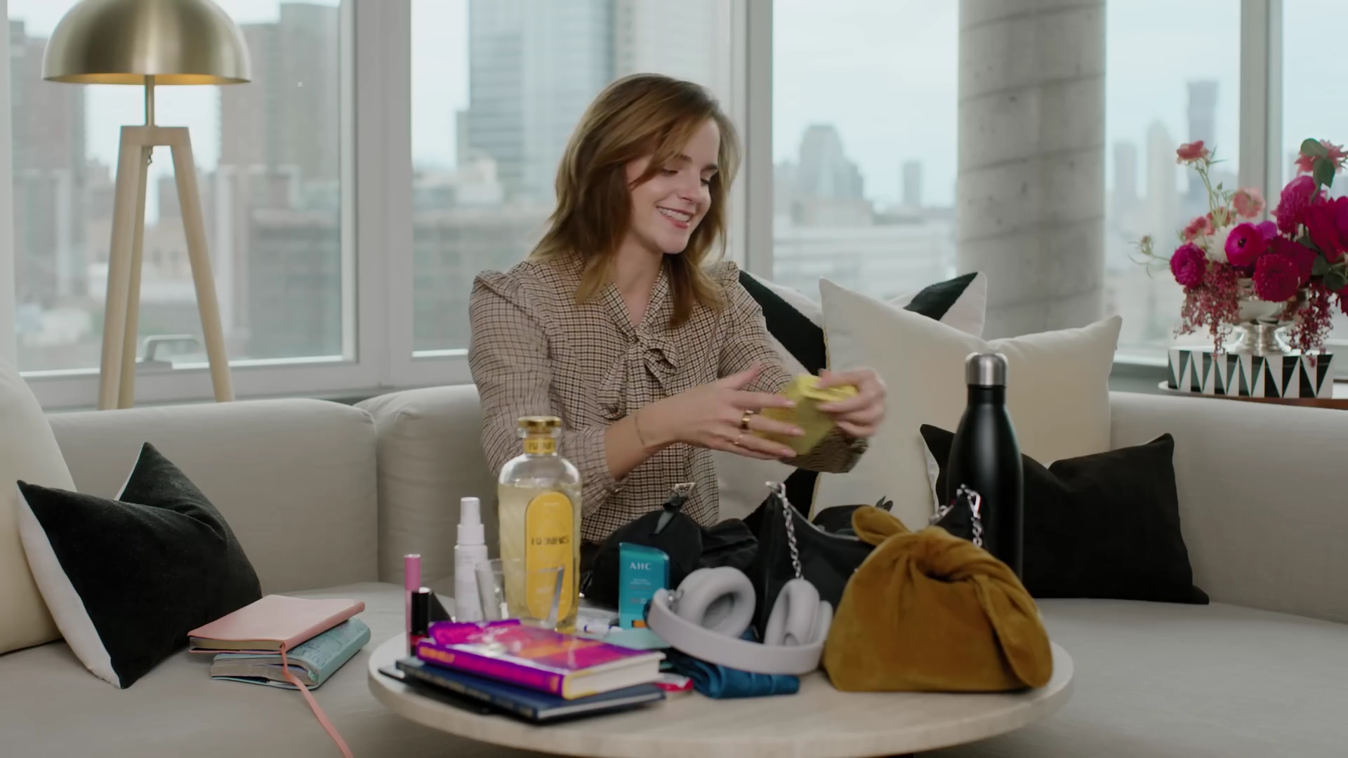 EmmaWatsonFan-dot-nl-2023Vouge-InsideEmmasPradaBackpack0350.jpg EmmaWatsonFan-dot-nl-2023Vouge-InsideEmmasPradaBackpack0350.jpg