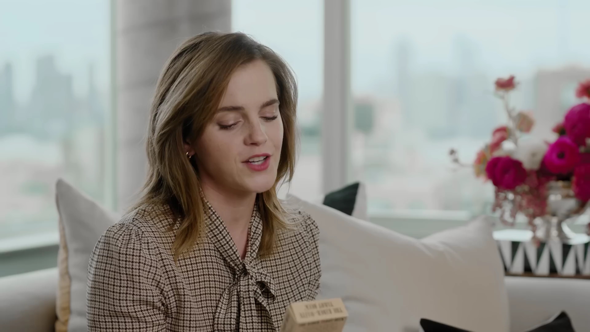 EmmaWatsonFan-dot-nl-2023Vouge-InsideEmmasPradaBackpack0355.jpg EmmaWatsonFan-dot-nl-2023Vouge-InsideEmmasPradaBackpack0355.jpg