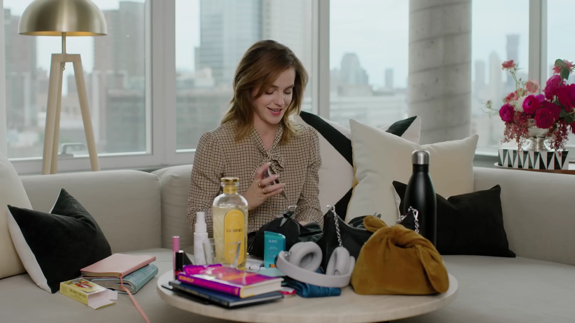 EmmaWatsonFan-dot-nl-2023Vouge-InsideEmmasPradaBackpack0372.jpg EmmaWatsonFan-dot-nl-2023Vouge-InsideEmmasPradaBackpack0372.jpg