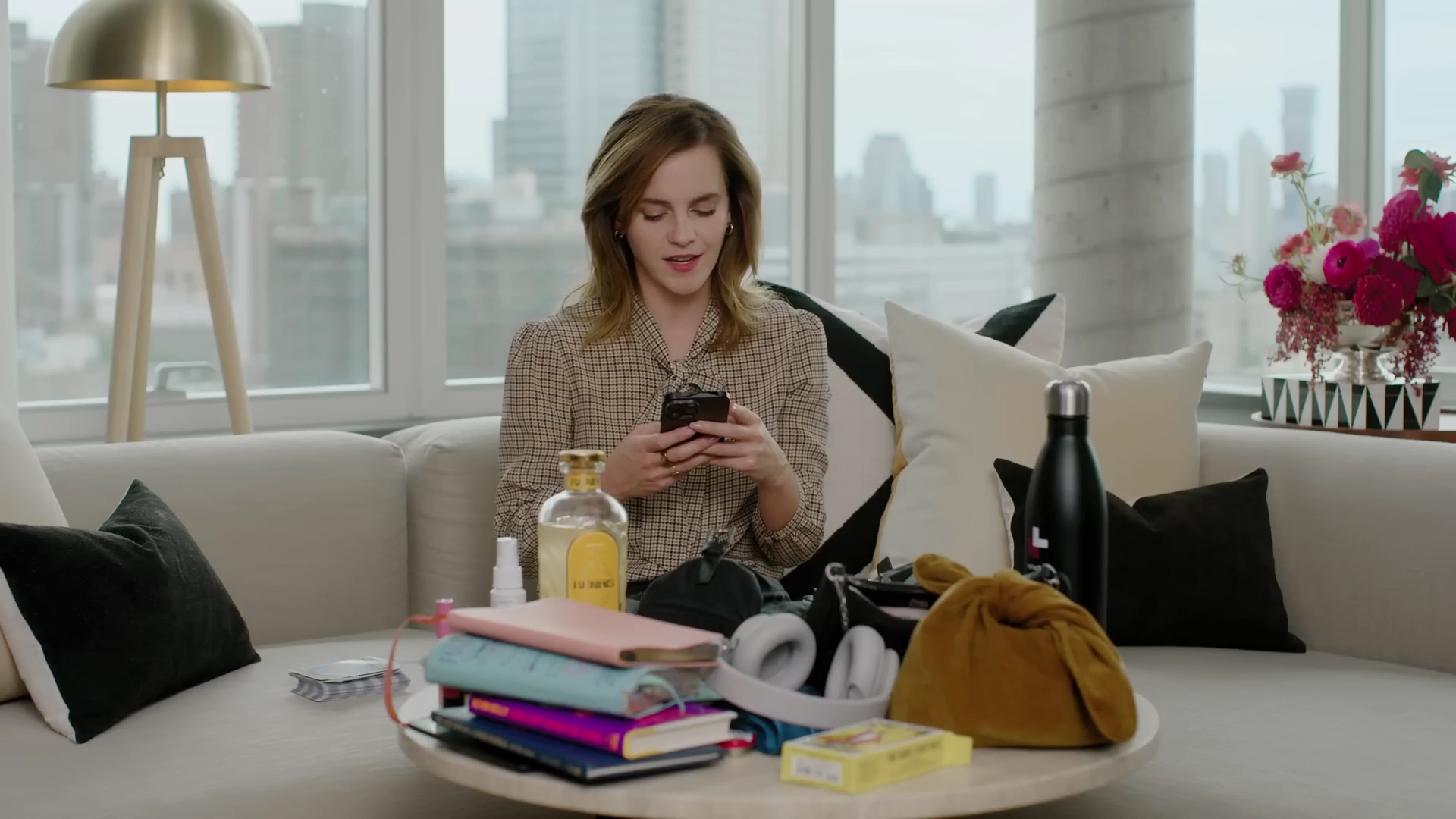 EmmaWatsonFan-dot-nl-2023Vouge-InsideEmmasPradaBackpack0395.jpg EmmaWatsonFan-dot-nl-2023Vouge-InsideEmmasPradaBackpack0395.jpg