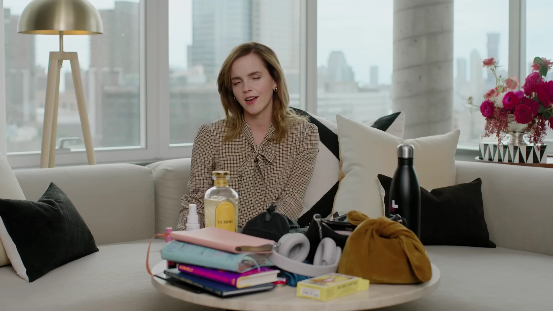 EmmaWatsonFan-dot-nl-2023Vouge-InsideEmmasPradaBackpack0422.jpg EmmaWatsonFan-dot-nl-2023Vouge-InsideEmmasPradaBackpack0422.jpg