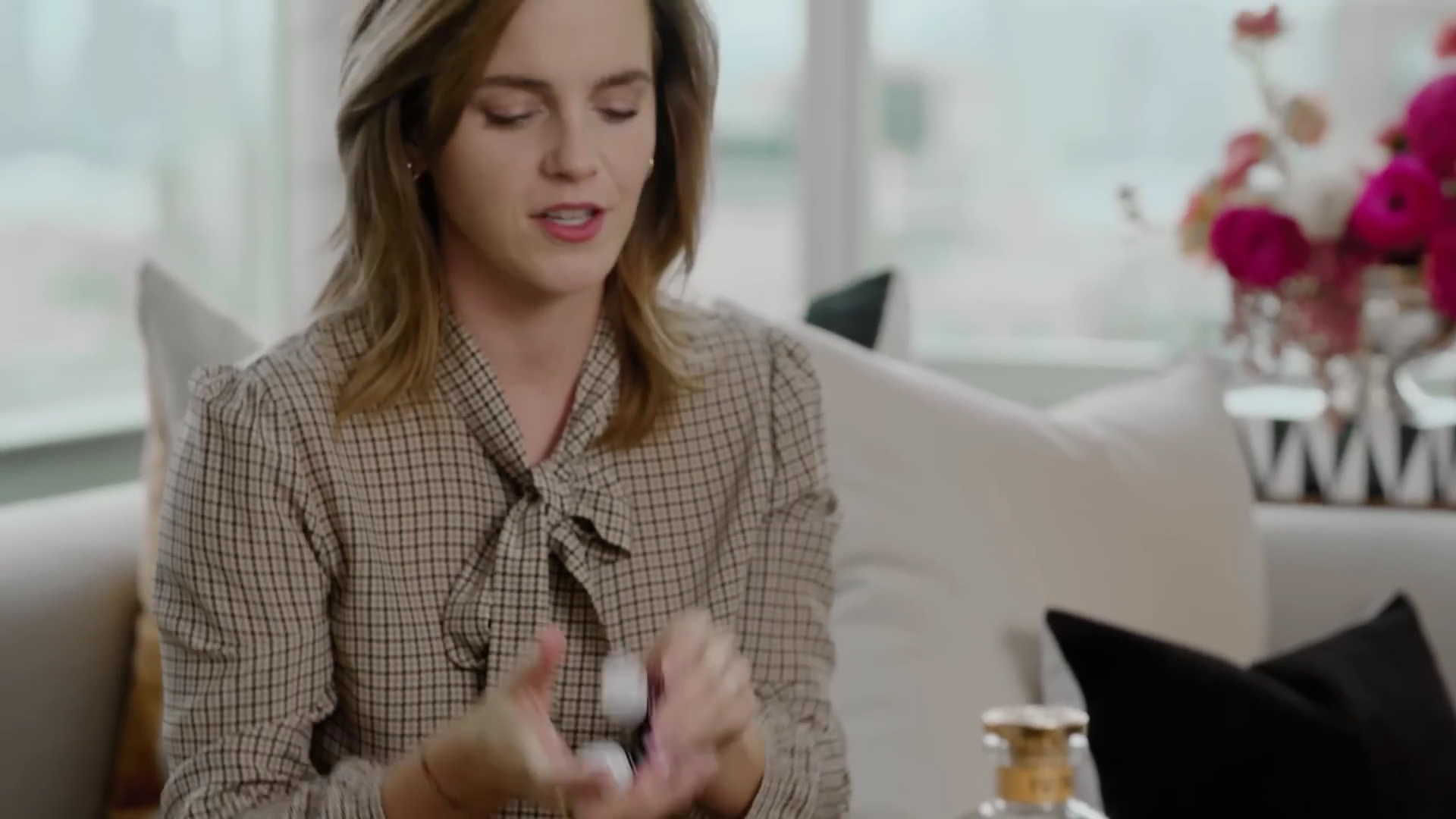 EmmaWatsonFan-dot-nl-2023Vouge-InsideEmmasPradaBackpack0435.jpg EmmaWatsonFan-dot-nl-2023Vouge-InsideEmmasPradaBackpack0435.jpg